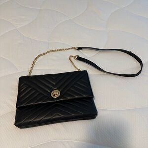 Elegant Black Quilted Chain Bag
